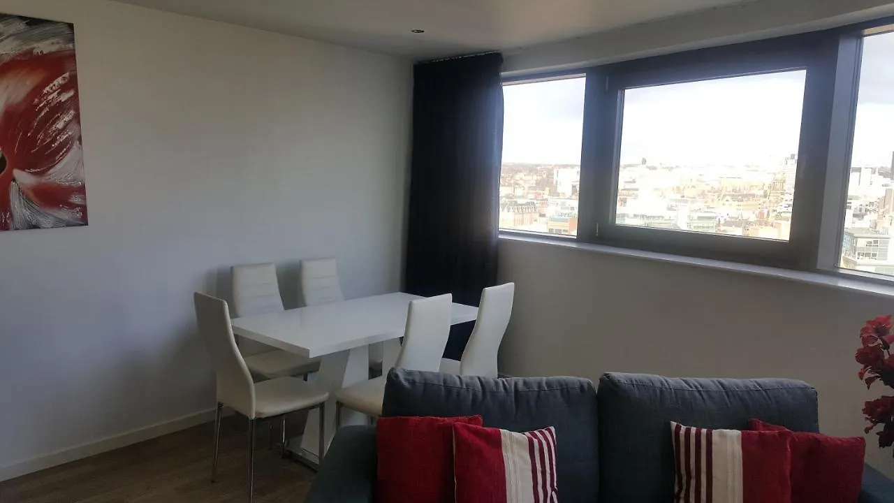 Two Bed Modern City Center Apartment With Gorgeous Views リーズ 0*,