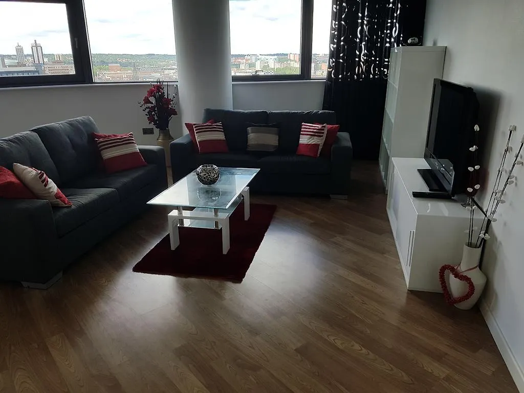 לידס Two Bed Modern City Center Apartment With Gorgeous Views