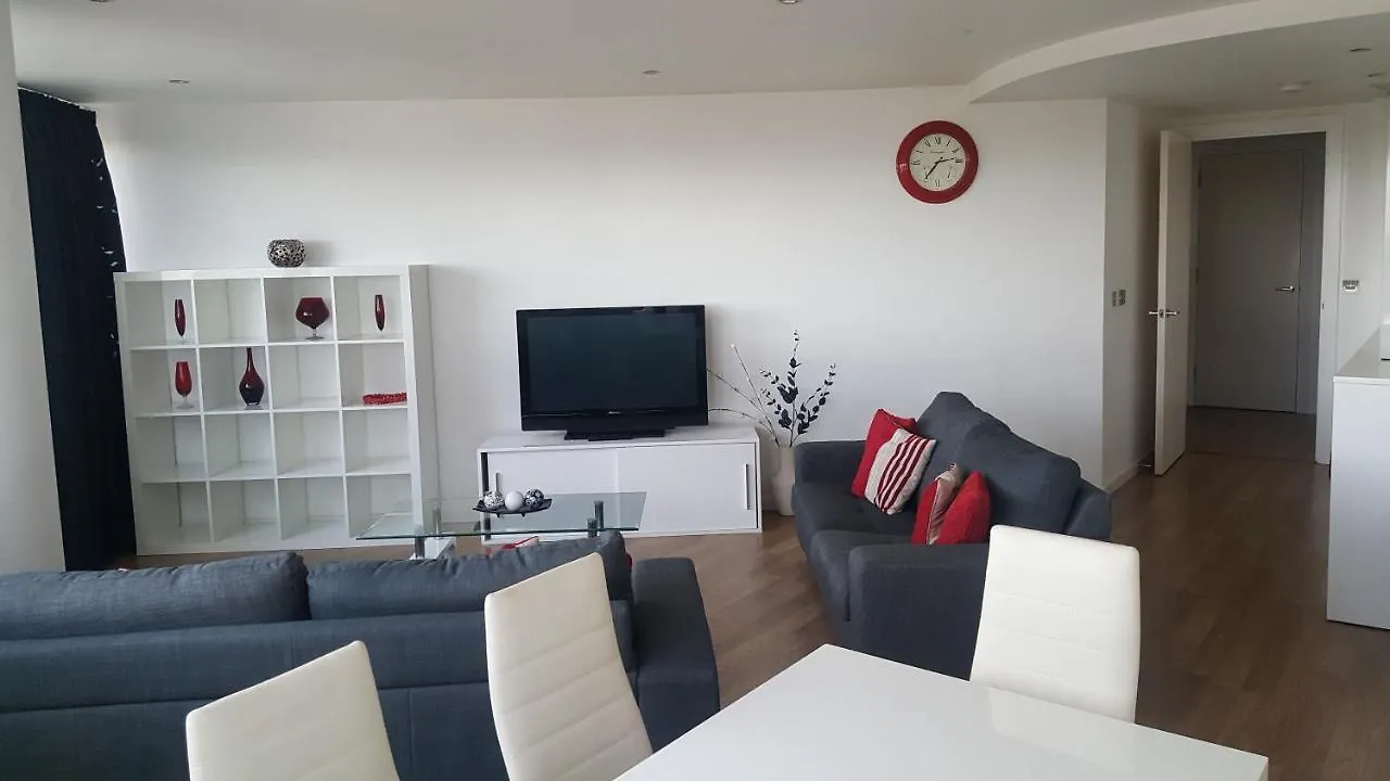 לידס Two Bed Modern City Center Apartment With Gorgeous Views