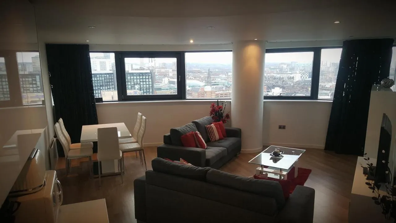 לידס Two Bed Modern City Center Apartment With Gorgeous Views בריטניה